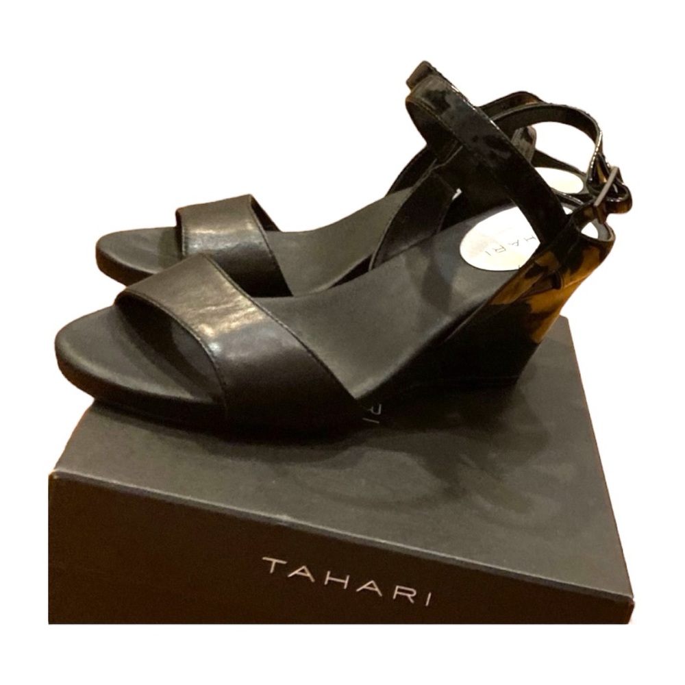 TAHARI Women's TA-Fun Wedge Sandal Black 8.5 NIB